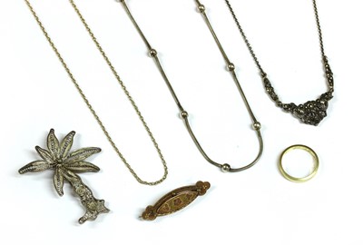 Lot 251 - A collection of gold and silver jewellery