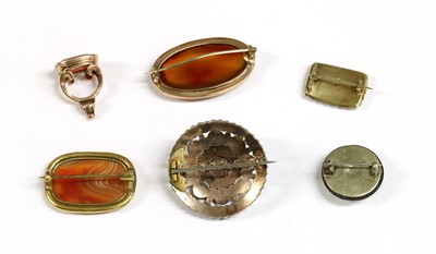 Lot 21 - A collection of Victorian brooches