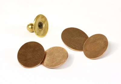 Lot 409 - A pair of 9ct gold cufflinks