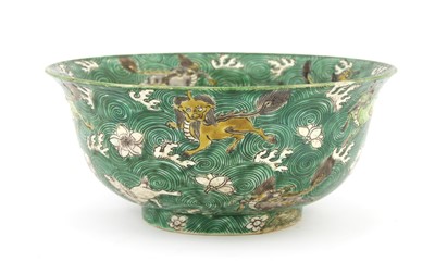 Lot 156 - A Chinese sancai bowl