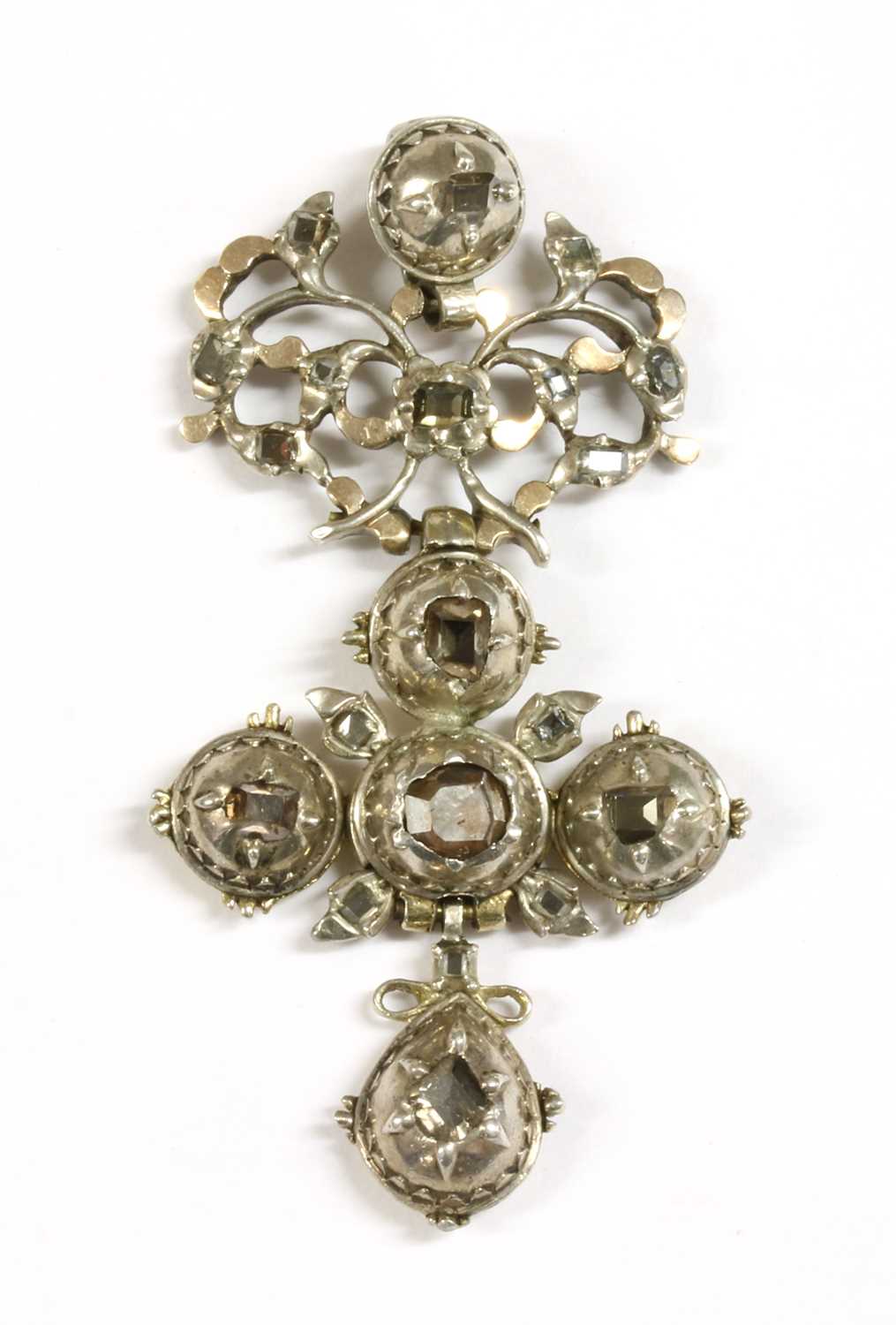 Lot 1 - A Portuguese silver and gold diamond set cross pendant, c.1790