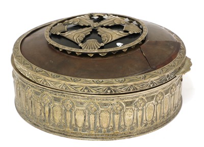Lot 110 - An interesting silver-plated jewellery box