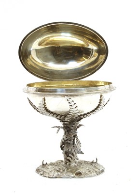 Lot 74 - An electroplated bonbonniere in the form of an egg
