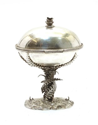 Lot 74 - An electroplated bonbonniere in the form of an egg