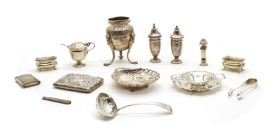 Lot 75 - A small mixed lot of silver pieces