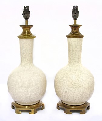 Lot 262 - A pair of Chinese style vase lamps