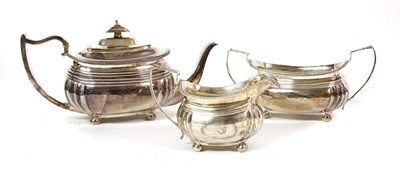 Lot 59 - A Regency silver teapot and sugar bowl