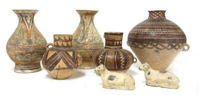 Lot 349 - A collection of earthenware items