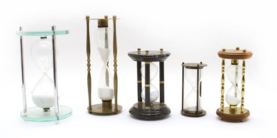 Lot 322 - A collection of five hourglass sand timers