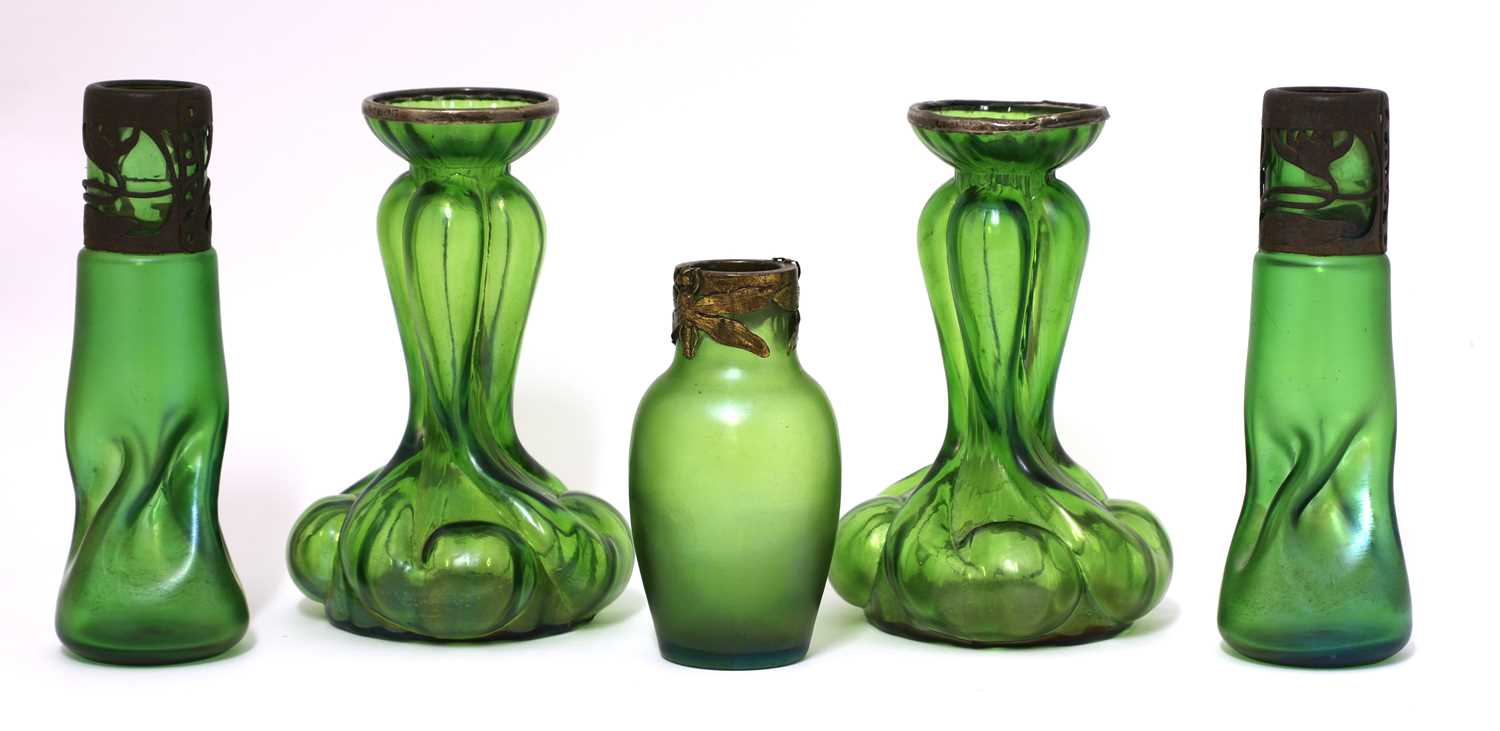 Lot 101 - A collection of Kralik glass