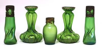 Lot 101 - A collection of Kralik glass
