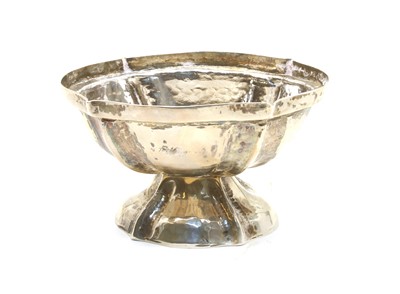 Lot 10 - An early 20th century Fierman Hanan pedestal dish and cover of scalloped ovoid form