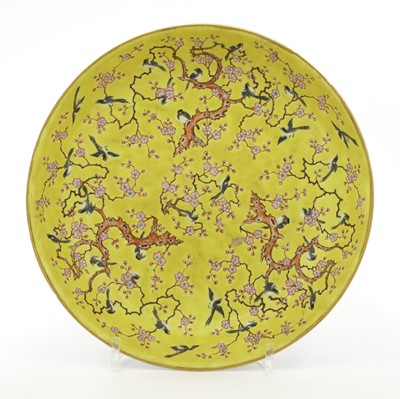 Lot 118 - A Chinese famille rose dish