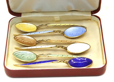 Lot 38 - A set of enamelled teaspoons