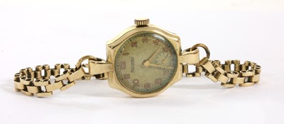 Lot 462 - A ladies' 9ct gold Rotary mechanical bracelet watch