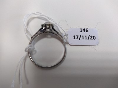 Lot 146 - A single stone diamond ring, c.1930