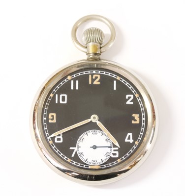 Lot 442 - A stainless steel Record military WWII open-faced pocket watch