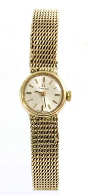 Lot 473 - A ladies' 9ct gold Omega mechanical bracelet watch, c.1970