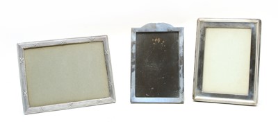 Lot 30 - A silver mounted rectangular photograph frame