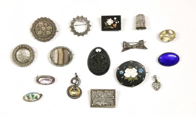 Lot 383 - A quantity of silver and costume jewellery