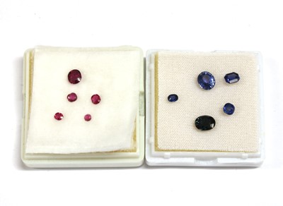 Lot 266 - A quantity of unmounted sapphires and rubies