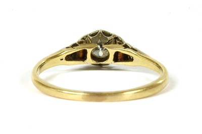 Lot 175 - A gold single stone diamond ring