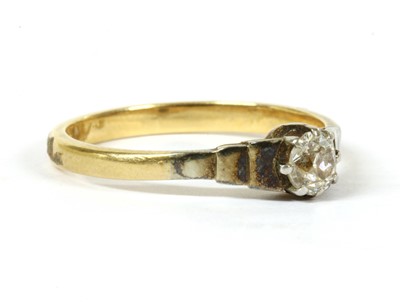 Lot 178 - A gold single stone diamond ring
