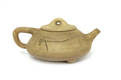 Lot 358 - A Chinese zisha teapot and cover