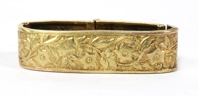 Lot 401 - A 15ct gold cravat clip