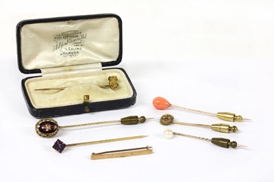 Lot 399 - A collection of stick pins