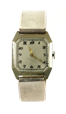 Lot 260 - An Art Deco ladies' white gold mechanical watch