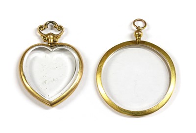 Lot 59 - A 9ct gold heart shaped photo locket