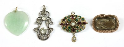 Lot 75 - A gold mourning brooch