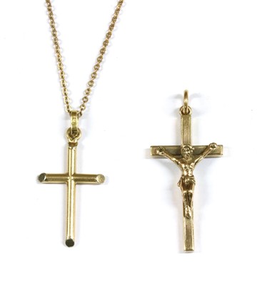 Lot 347 - A 9ct gold crucifix pendant