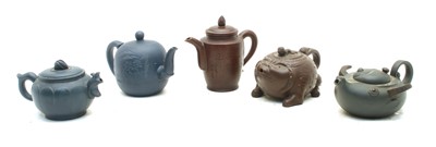 Lot 116 - A collection of five Chinese Yixing zisha teapots