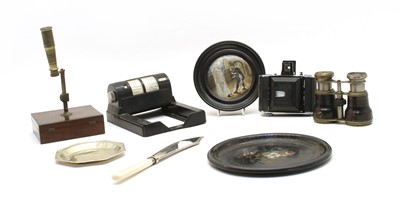 Lot 237 - A travelling microscope with additional lenses