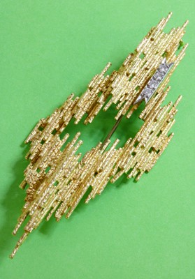 Lot 195 - An 18ct gold diamond set brooch and earring suite by Andrew Grima, c.1970