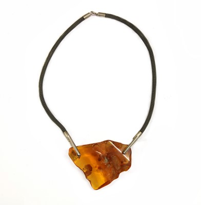 Lot 235 - A silver amber necklace
