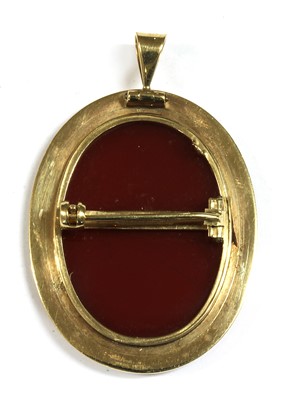Lot 241 - A 9ct gold sardonyx cameo brooch/pendant