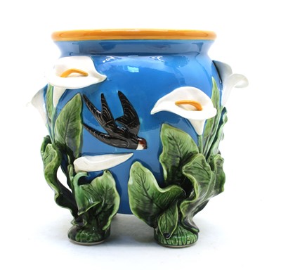 Lot 72 - A Mintons style majolica jardiniere
