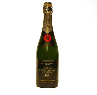 Lot 4 - Moët & Chandon, Millésime Blanc, Epernay, 1999, one bottle (foil damaged)