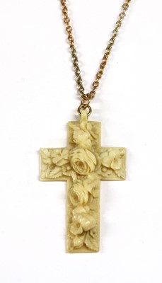 Lot 78 - A carved ivory cross