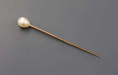 Lot 56 - A single stone pearl stick pin