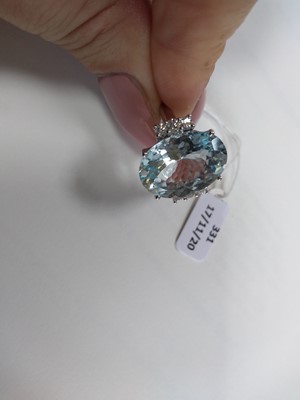 Lot 331 - An Italian white gold aquamarine and diamond ring