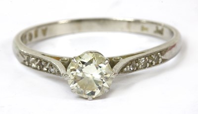 Lot 104 - A platinum diamond ring