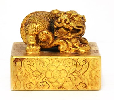 Lot 205 - A Chinese gilt bronze seal