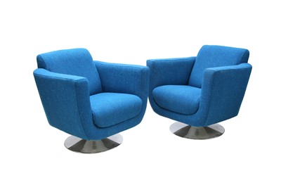 Lot 490 - A pair of modern lounge chairs
