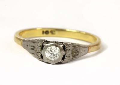 Lot 179 - A gold single stone diamond ring