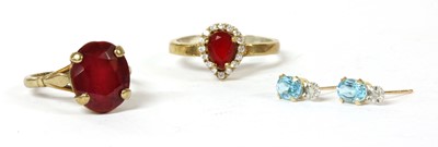 Lot 345 - A 9ct gold single stone synthetic ruby ring