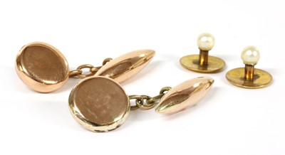 Lot 431 - A pair of 9ct gold cufflinks